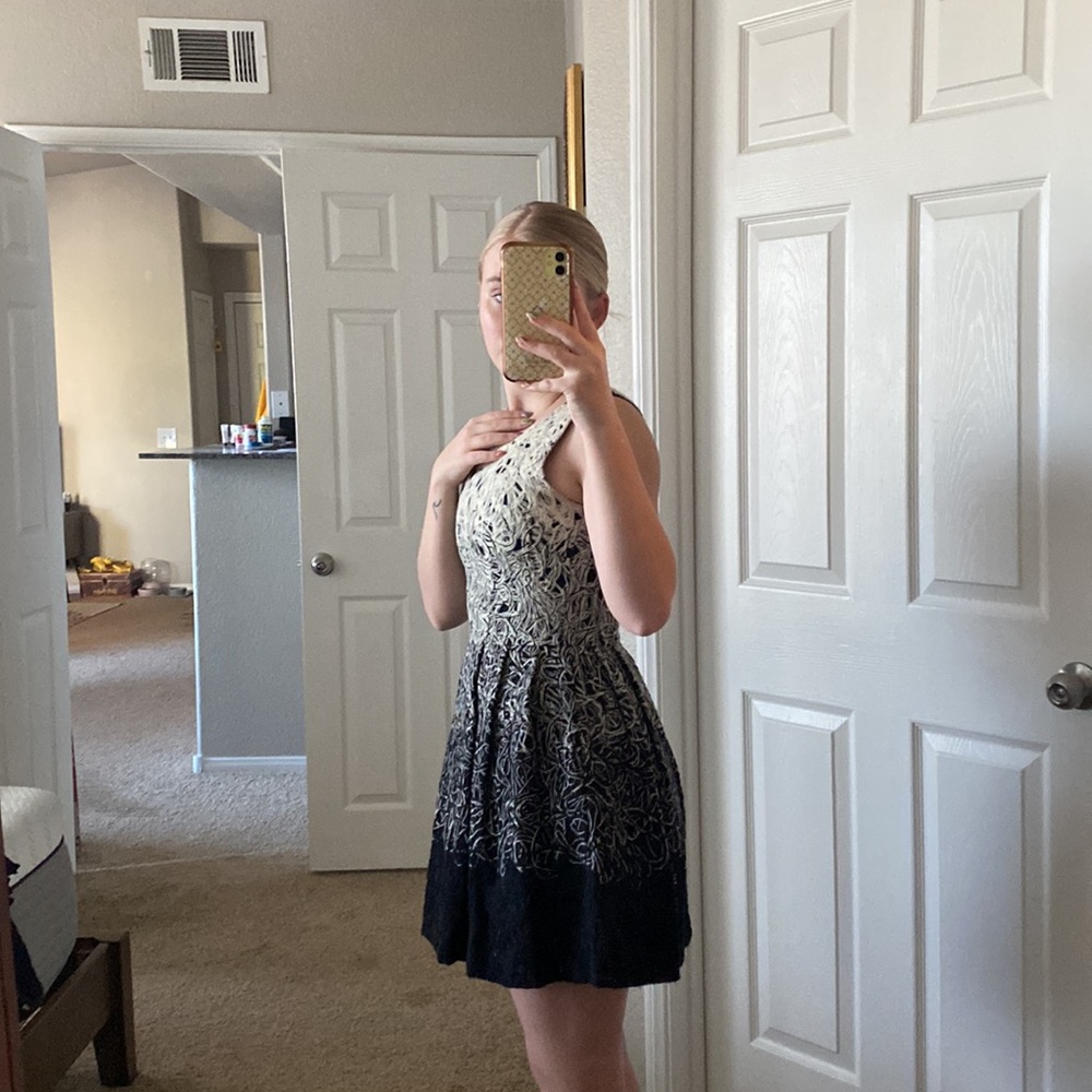 Vintage inspired fit and flair mini - Picture 3 of 7